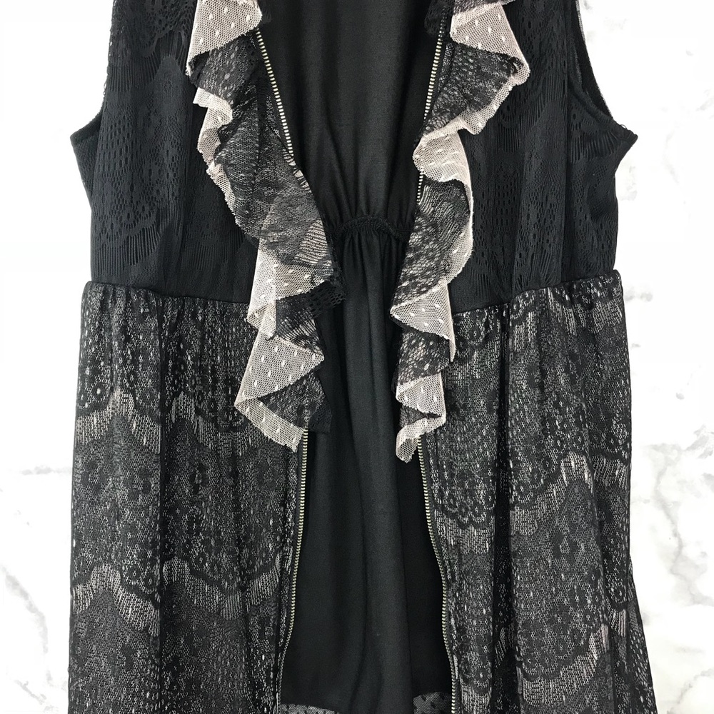 Daytrip Black Lace Ruffle Top Medium - Picture 2 of 8